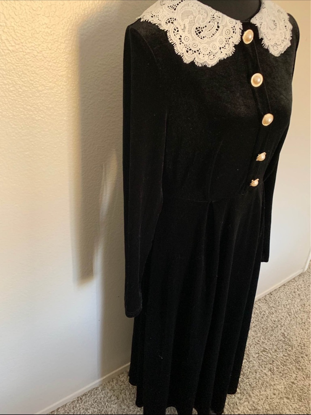 Black Velvet Dress with White Lace Collar - Picture 4 of 6